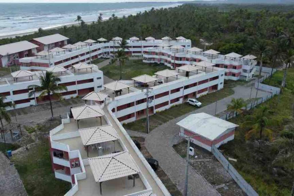 Condomi. Praia Da Perola -Beira Mar-Ilheus/Itacare Zewnętrze zdjęcie